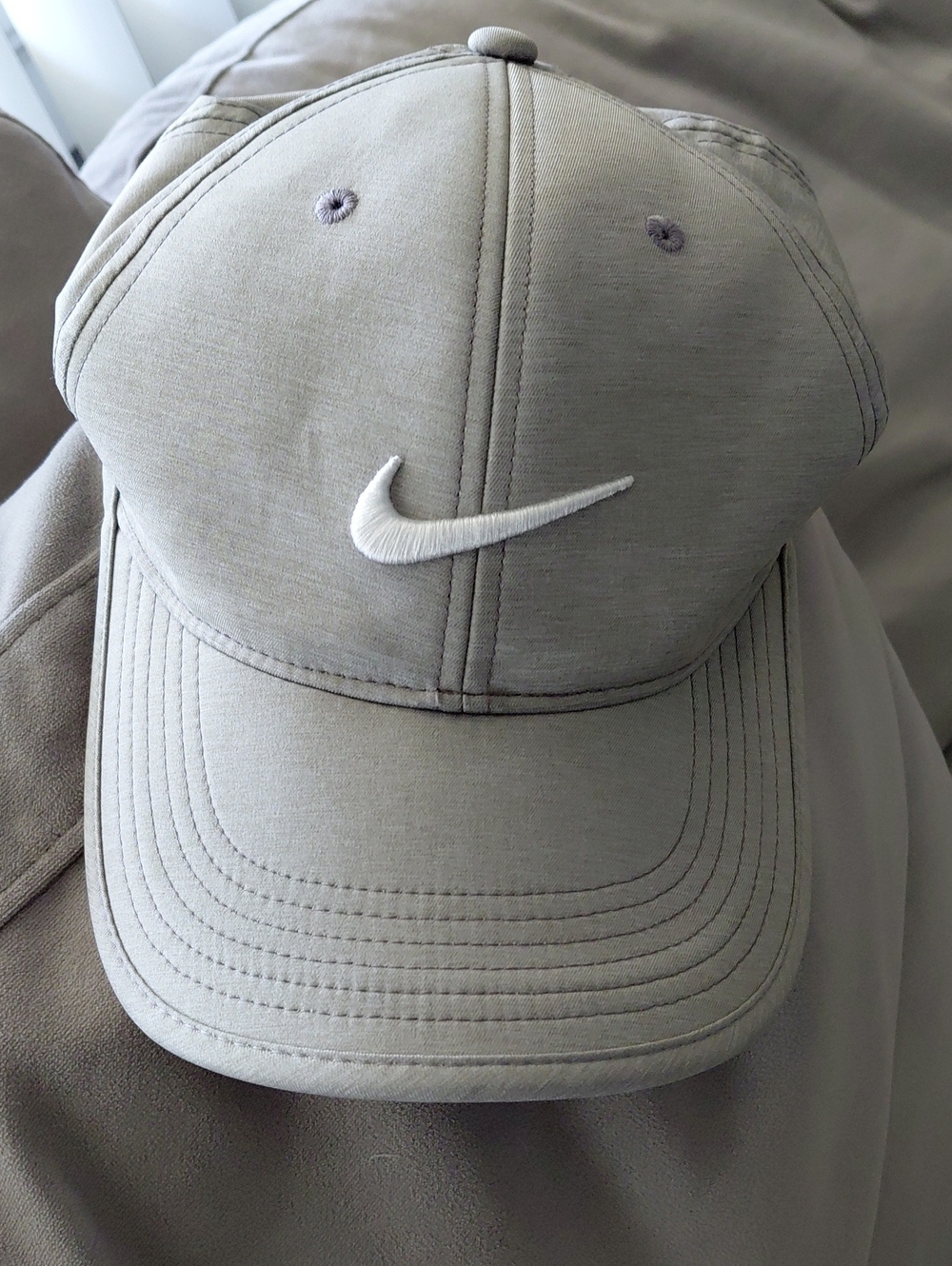 Nike Men's Grey Swoosh Baseball Cap
